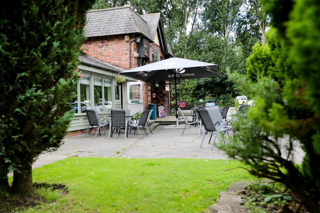 Fairways Lodge & Leisure Club Prestwich Exterior foto